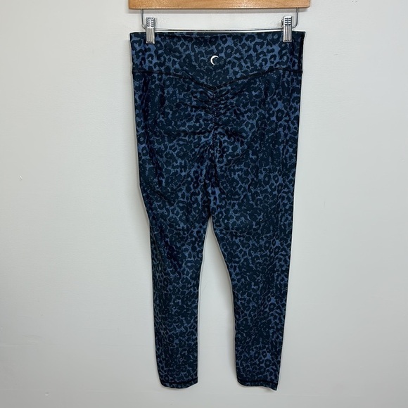 Zyia Active Blue Stone Leopard Scrunch Butt Light and Lux 14-16 - Picture 4 of 7